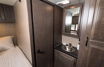 Cruise America C25 image 3